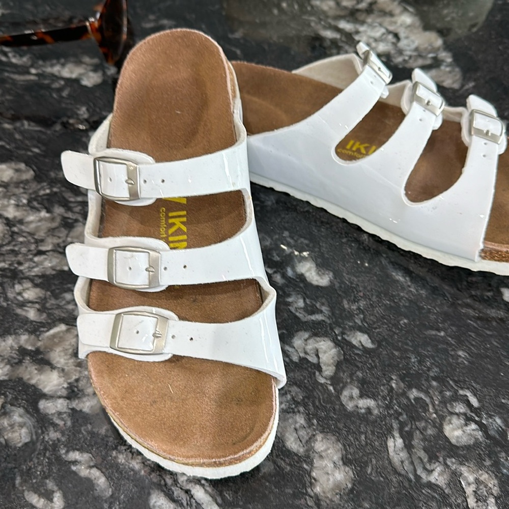 Viking White 3 strap comfort sandal EU 36